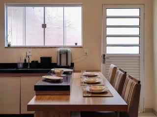 Casa familiar 2 qts, próx. ao Santuário Nacional - 1