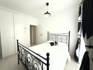 Sofia 3-Bedroom Mountain Family Apartment with Free Parking - 7