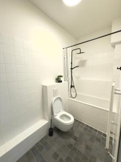 Sofia 3-Bedroom Mountain Family Apartment with Free Parking - 3