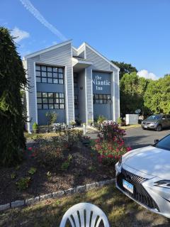 The Niantic Inn - Niantic - 9