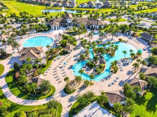 Splendid Thematic 3BR with Garage & Waterpark - 8