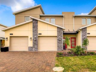 Splendid Thematic 3BR with Garage & Waterpark - 2