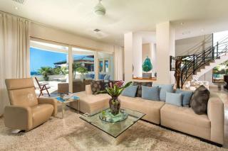 Exquisite Hilltop Villa with Luxurious Modern Design, Sweeping Ocean Views & Sparkling Infinity Pool - 7