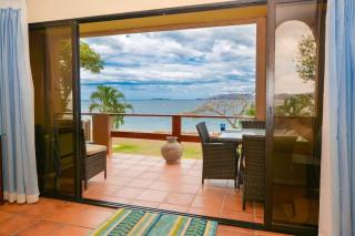 Elegant 3BR Beachfront Condo with Spacious Interior, Ocean-View Terrace & Direct Access to Playa Flamingo - 9