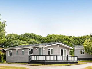 Forest Edge 3 Bedroom Superior Lodge with Hot Tub - 5