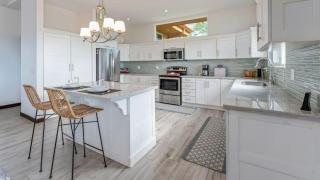 Stunning Mountaintop Property with Stylish Main Home, Private Guesthouse & Infinity Pool - 2