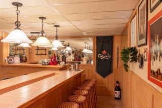 Elegant Mansion with Private Bar & Game Lounge - 0