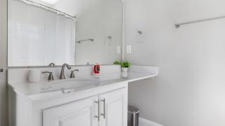 Landing Beautiful 1BD Tennis Court Yoga Studio - McDonough - 0