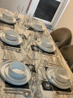 3x Double, 2x Bathrooms, Central & Parking - 7