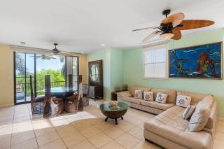 Large, Nautical-Themed End Unit in Coco with Lots of Natural Light - 9