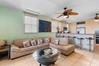 Large, Nautical-Themed End Unit in Coco with Lots of Natural Light - 7