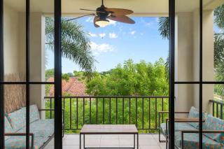 Large, Nautical-Themed End Unit in Coco with Lots of Natural Light - 3