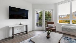 Landing Beautiful 1BD Gym - 9