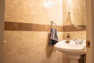 Elegant Mansion with Private Bar & Game Lounge - 7