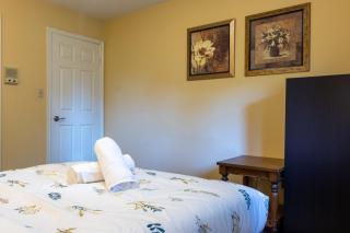 Elegant Mansion with Private Bar & Game Lounge - 4