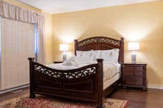 Elegant Mansion with Private Bar & Game Lounge - 5