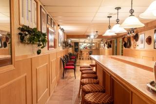 Elegant Mansion with Private Bar & Game Lounge - 3