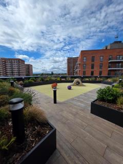 Cozy bedroom 2 in a Charming London Flat - 3