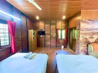 Karlad Lake Palace Waterfront Resort by stayRAa - 5