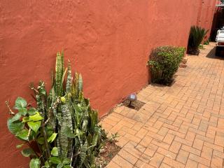 The Elegant Retreat of The Silver Room - 2