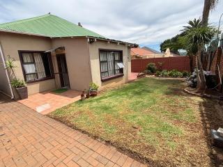 The Elegant Retreat of The Silver Room - 4