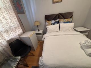 The Tranquil Golden Retreat - 3