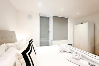 Stylish Bright Flat Near Emirates Stadium - 3