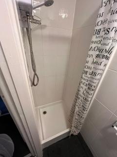 1BR Apartment in Blackpool l Sleeps 4, Fully Furnished - 6