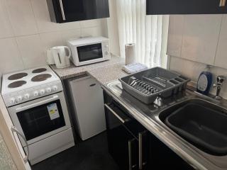 1BR Apartment in Blackpool l Sleeps 4, Fully Furnished - 5