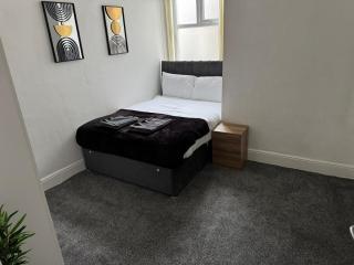 1BR Apartment in Blackpool l Sleeps 4, Fully Furnished - 2