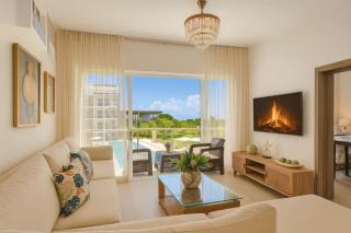 Elegant 2BR Apt, Steps to Hard Rock - 0