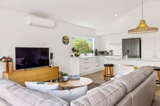 Relax at Rainbow Point - fabulous Taupo holiday home -  - 5