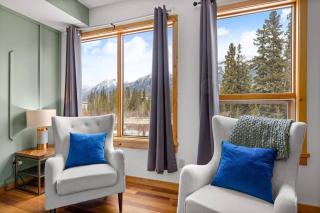 Luxurious Condo Mountain Views Hot-tub and Billiards - 1