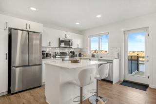 Single Detached Full House with Ping Pong King Bed and Garage - 4