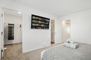 Single Detached Full House with Ping Pong King Bed and Garage - 2