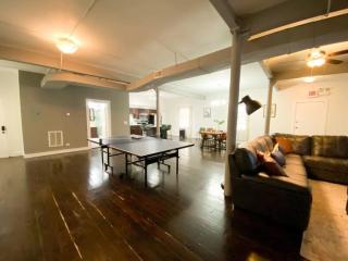 McCormick 3BR HUGE unit, Optional Parking with Ping-pong - Chicago - 0