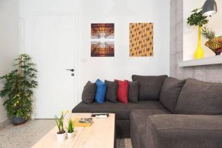 Garage - Stylish Studio & Balcony in Mar Mikhael - 4