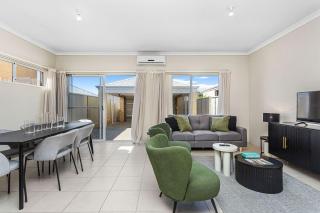 Coastal Beauty in Alkimos - 0