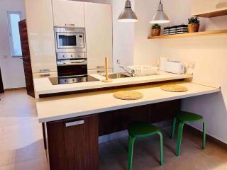 Sunny house by the sea - 1