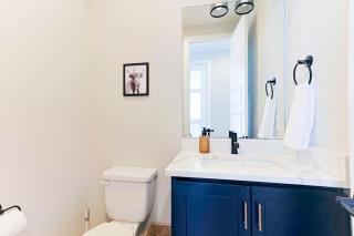 Luxury Stay Near Downtown with Speakeasy and Games - 5