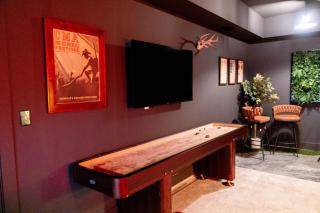Luxury Stay Near Downtown with Speakeasy and Games - 8