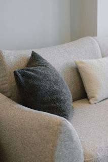 Stylish 1BR Retreat with Stunning High-Rise Views - 4