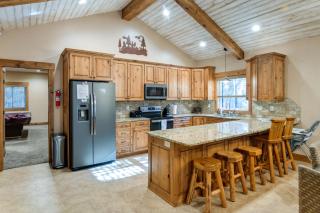 Outdoor Adventure Hub about 20 Miles to Yellowstone! - 5