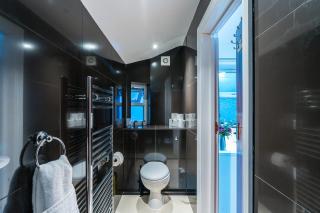 3 BR Apt By Plotseeker Short Term Rental London - 7