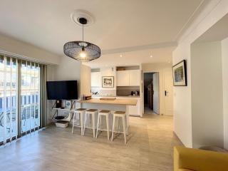 Antibes Center Old Town by the Sea - 0