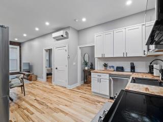 The Brick Treasury Loft - 7