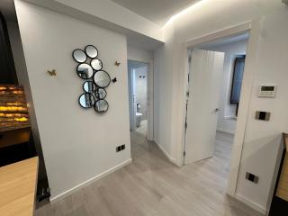 Hovalis Sites, The Showroom - 4