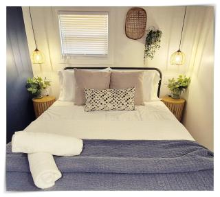 Parkview Boho Cottage 4 - Birch Burrow - 4