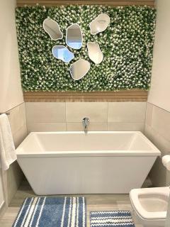 Seascape Luxe Suite - 3