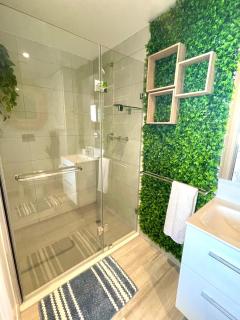 Seascape Luxe Suite - 1